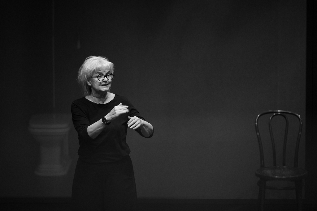 MORALNOŚĆ PANI DULSKIEJ – próby: Anna Augustynowicz – reżyserka. Fot. Marta Ankiersztejn