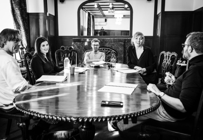 Oskar Hamerski, Justyna Kowalska, Mateusz Rusin, Anna Lobedan, Grzegorz Małecki during the rehearsal of CHARLATANS. Phot. Marta Ankiersztejn